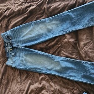Modern slim jeans